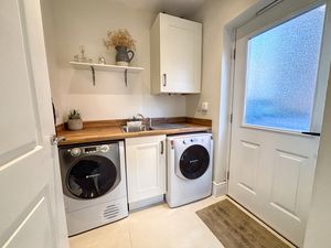 Photo 16- click for photo gallery